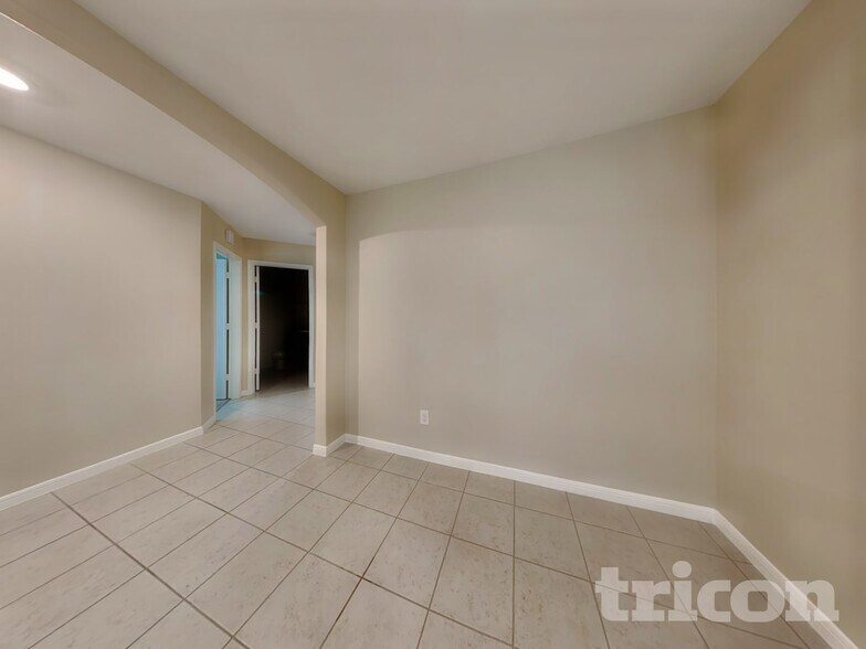 Building Photo - 832 Painted Bison Dr