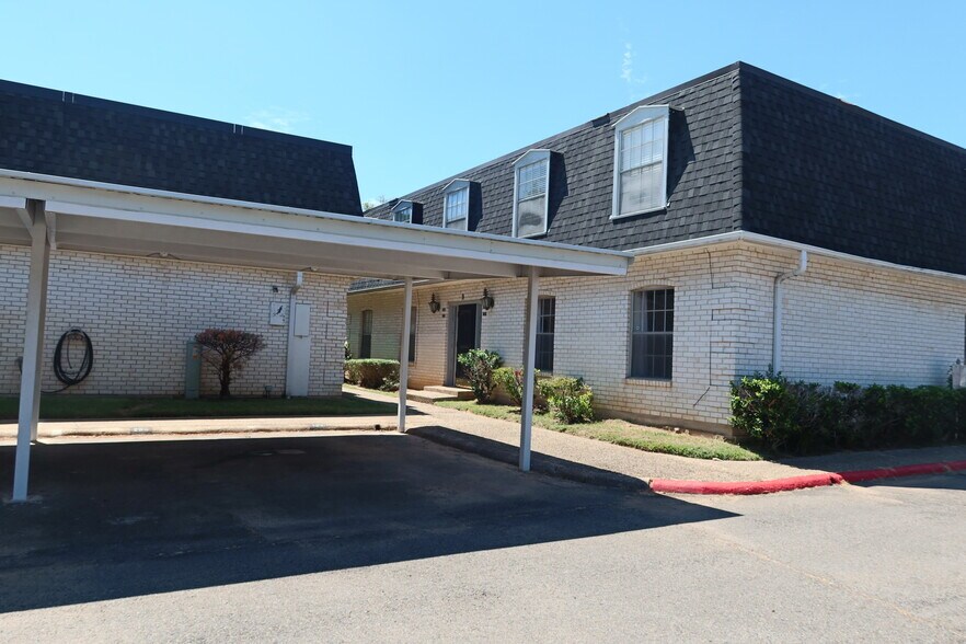 Building Photo - 3730 Fairfield Ave