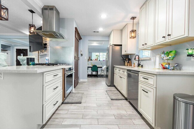 Building Photo - 1907 Briarcreek Blvd