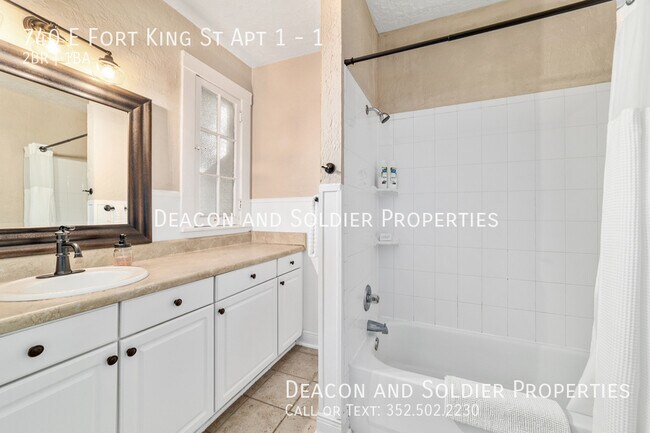 Building Photo - 740 E Fort King St