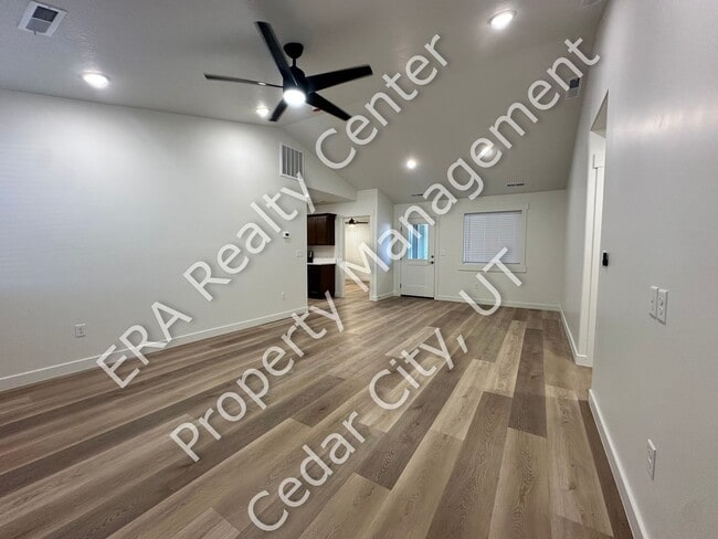 Building Photo - 45 Spanish Trail Dr