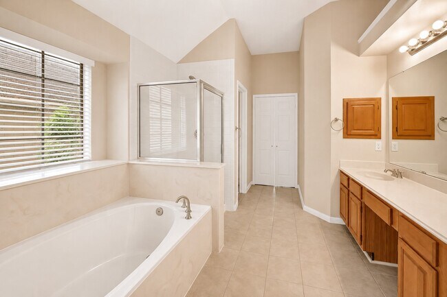 Building Photo - 19002 Timber Way Dr