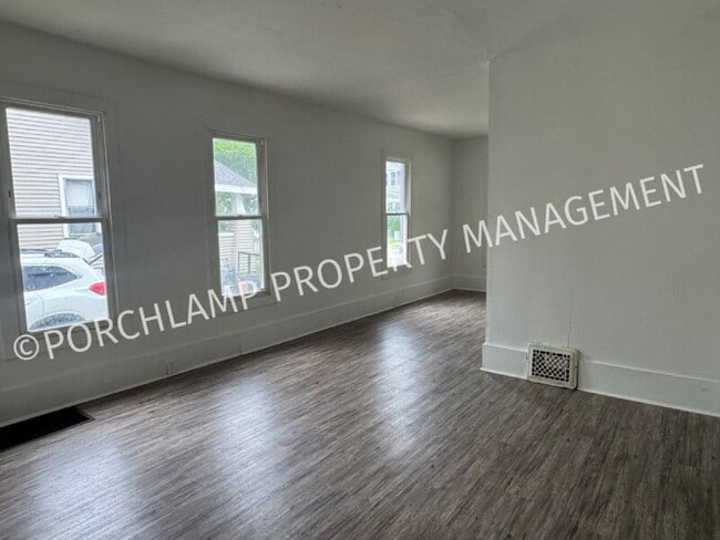 Building Photo - 283 E Grand Ave