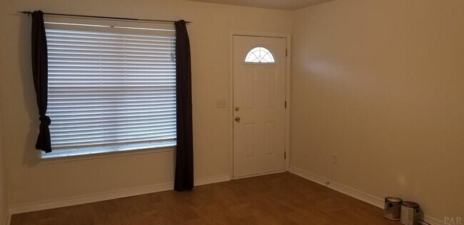 Building Photo - 1046 Peakview Dr