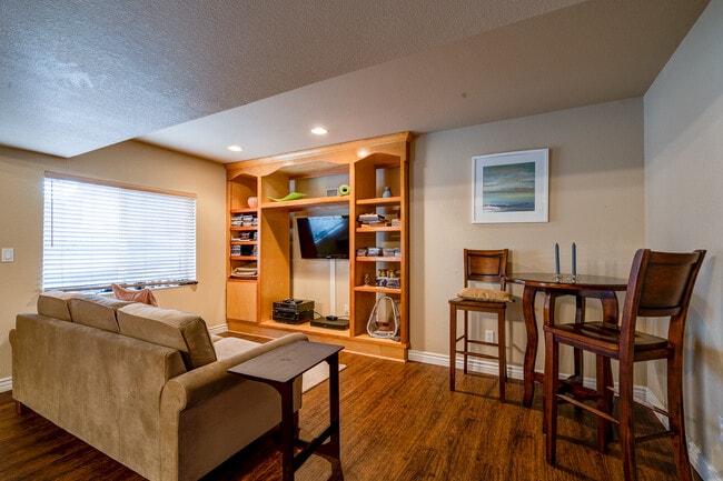 Building Photo - 5613 Bridlespur Ridge Pl