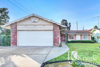 Building Photo - 306 Keats Dr