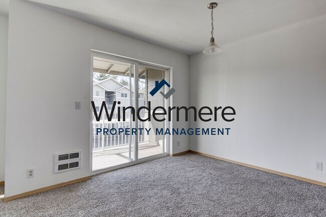 Building Photo - *Half Off First Month's Rent* 2 Bed 2 Bath...