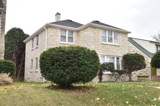 Building Photo - 3806 N 52nd St