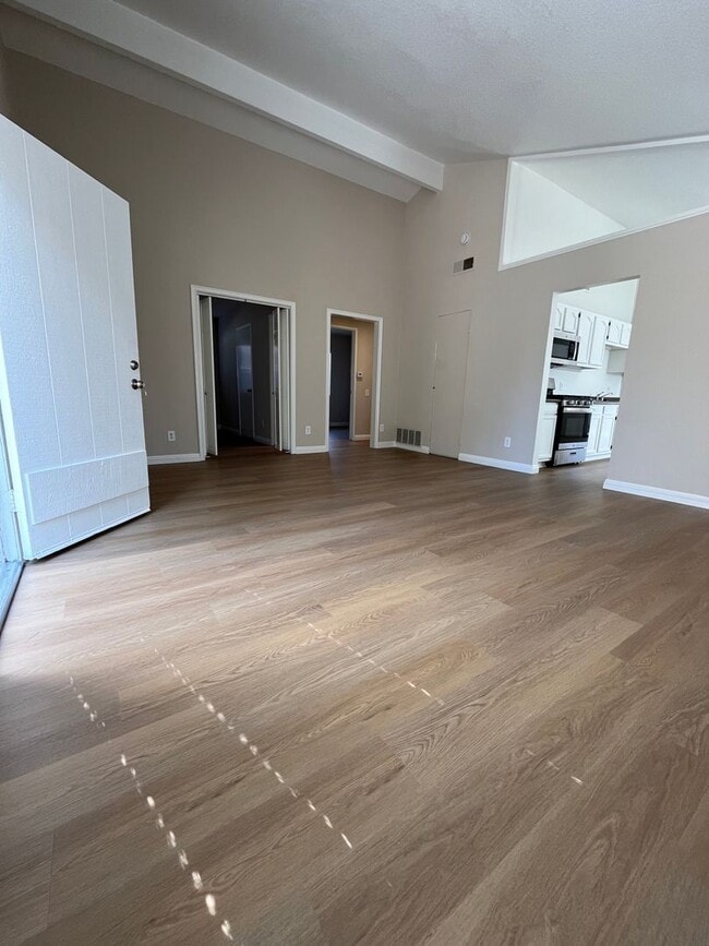 Building Photo - RECENTLY REFURBISHED  SINGLE STORY HOUSE W...