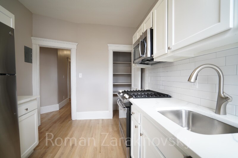 Building Photo - 58 Gardner St