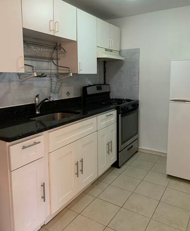 Building Photo - 24 STREET