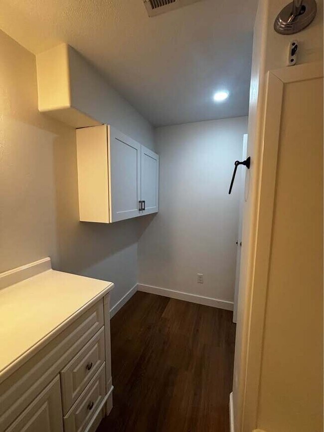 Building Photo - Great basement rental in Eagle Mountain