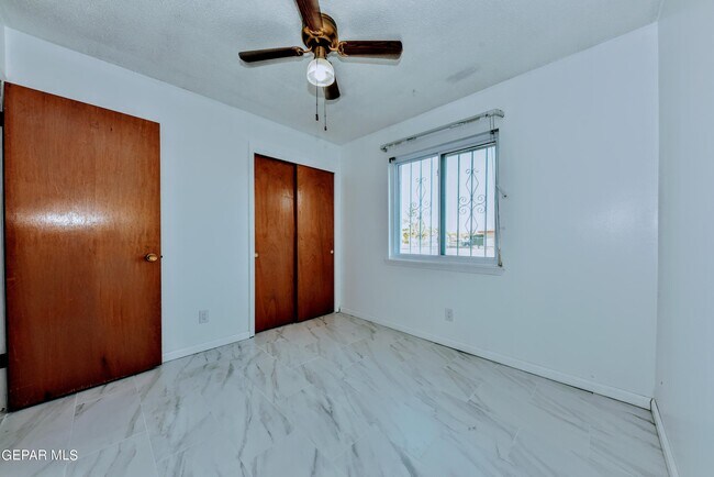 Building Photo - 4909 Winthrop Dr