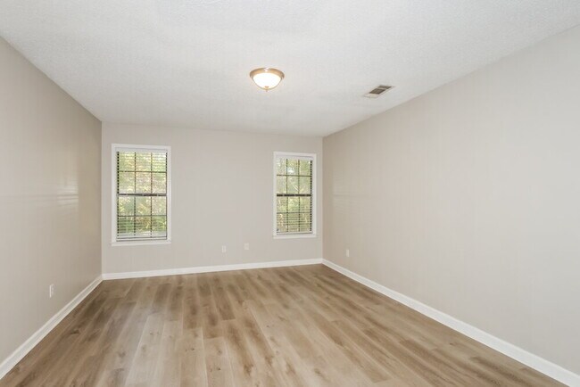 Building Photo - 2969 Forest Edge Dr