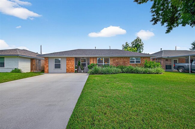 Building Photo - 4318 De Milo Dr