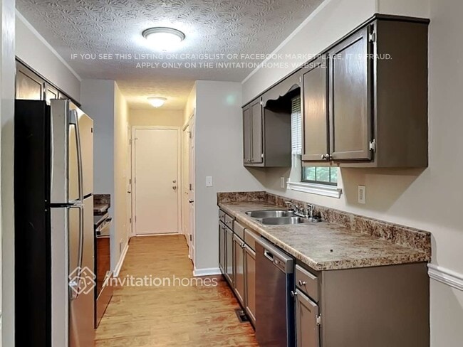 Building Photo - 40 Brook Valley Dr