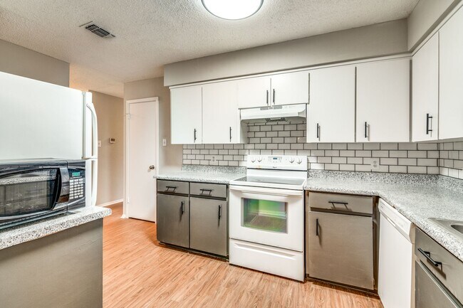 Building Photo - Charming 3-Bedroom Home Near Eagle Mountain Lake – Spacious, Updated & Ideally Located