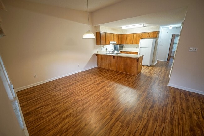 Building Photo - 2/2 Single Family Home in Park Terrace