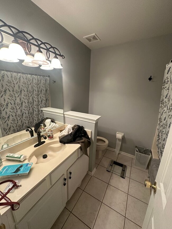 Building Photo - 2BD/2.5BA Home Located in Harbor Town!
