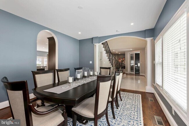 Building Photo - 6005 Selvyn Rd