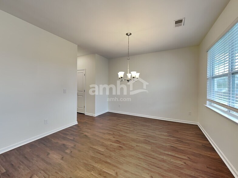 Building Photo - 122 Preservation Dr