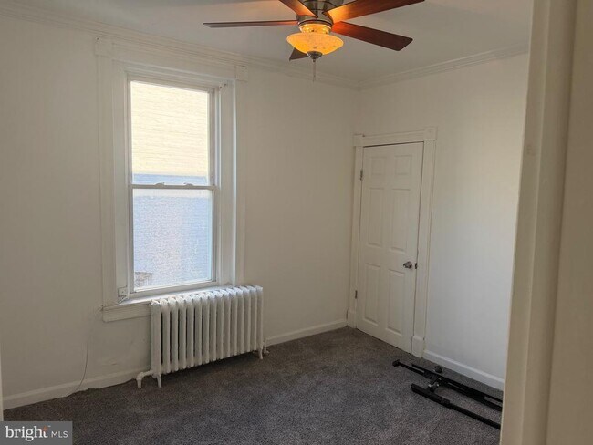 Building Photo - 1249 Morse St NE