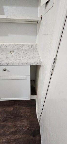 Building Photo - 720 N 70th St