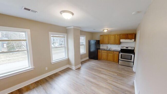 Building Photo - 716 Pearl St