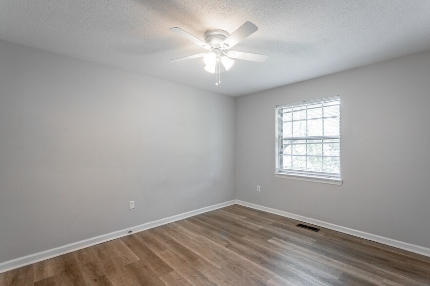 Building Photo - 218 Townsend Cir