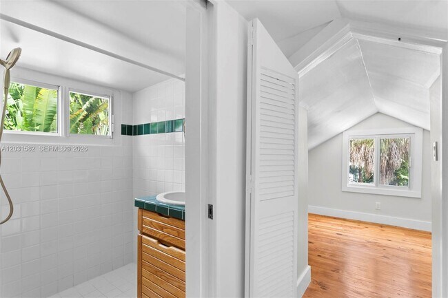 Building Photo - 3945 Loquat Ave