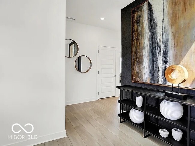 Building Photo - 2868 Woods Edge Dr