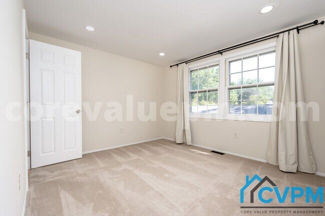 Building Photo - 1715 Tarleton Way