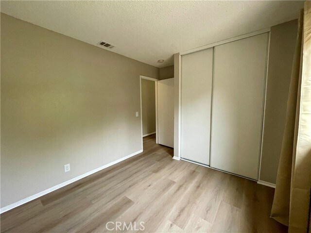 Building Photo - 326 W 9th St