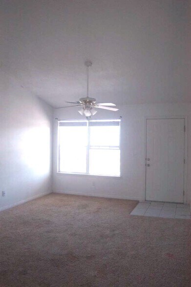 Building Photo - 4013 Lake Mountain Dr