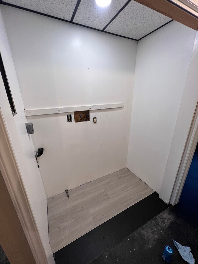 Building Photo - 2129 Delmar Ave