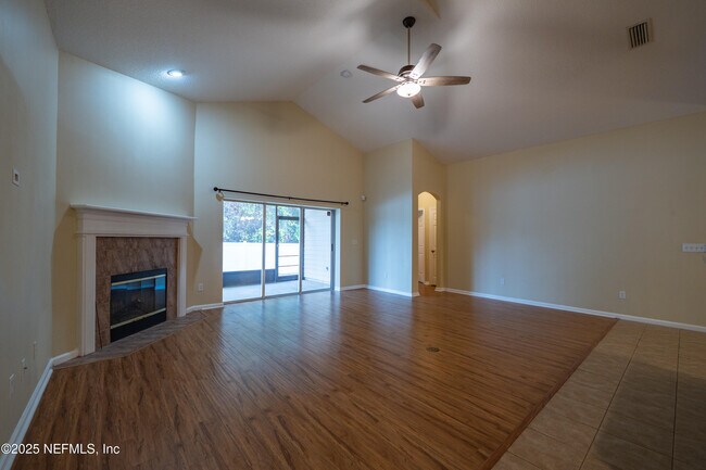 Building Photo - 3466 Laurel Leaf Dr