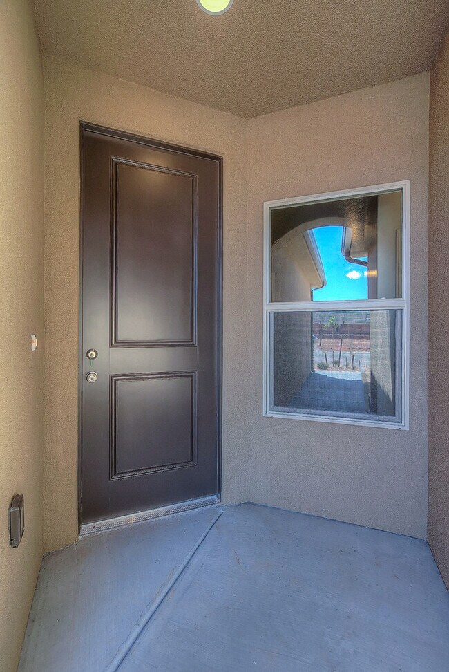 Building Photo - 4 Bedroom End Unit in Sienna Hills! Small Dog Friendly!