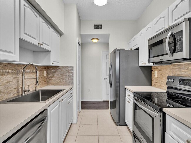 Building Photo - 7085 Nova Dr