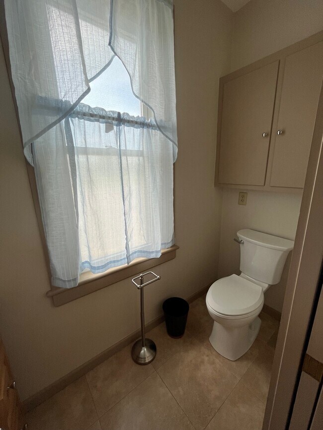 1/2 Bath - 556 Hershey Rd