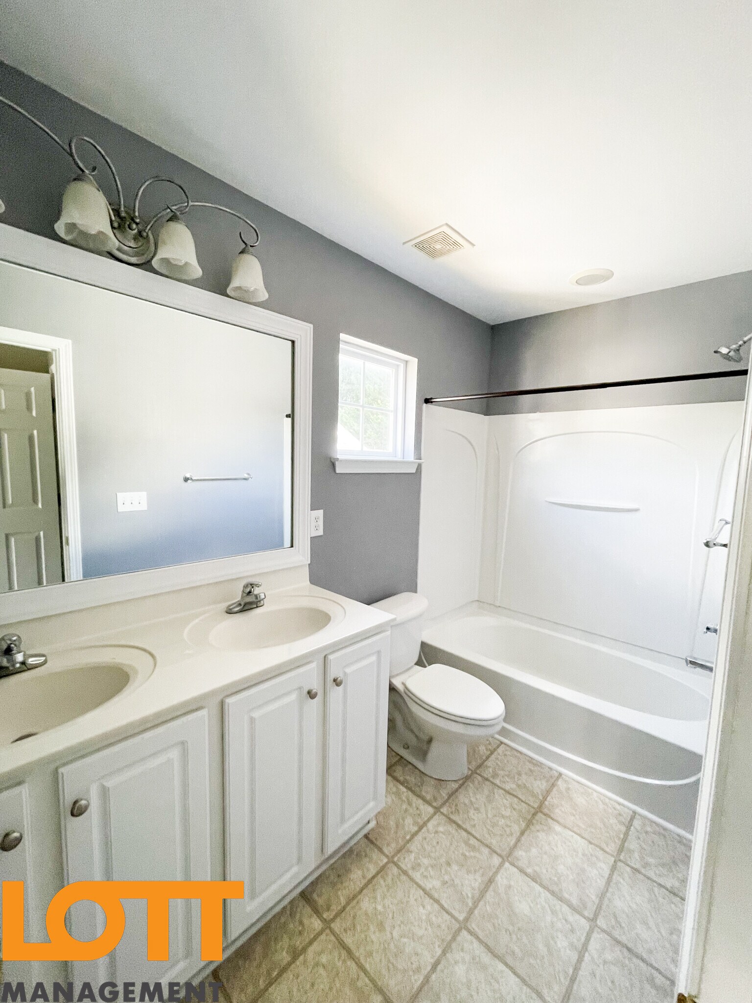 Building Photo - 108 Pin Oak Ct