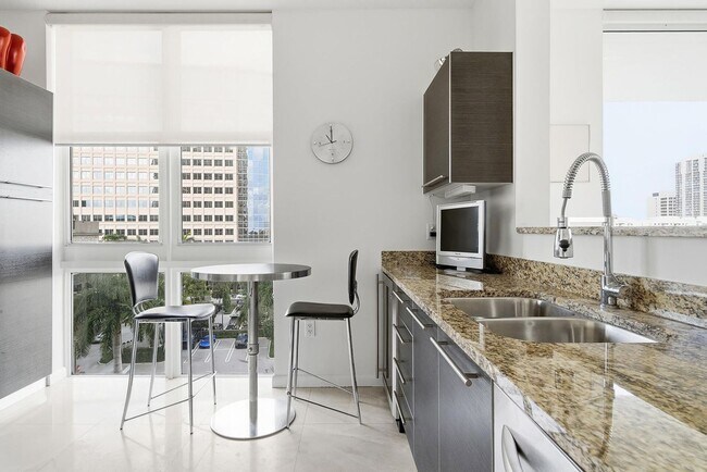 Building Photo - 550 Okeechobee Blvd