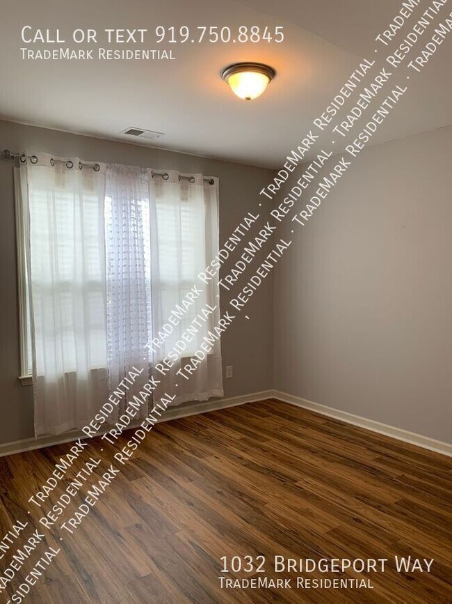 Building Photo - 1032 Bridgeport Way