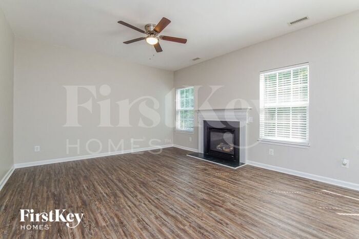 Building Photo - 236 N Honey Springs Ave
