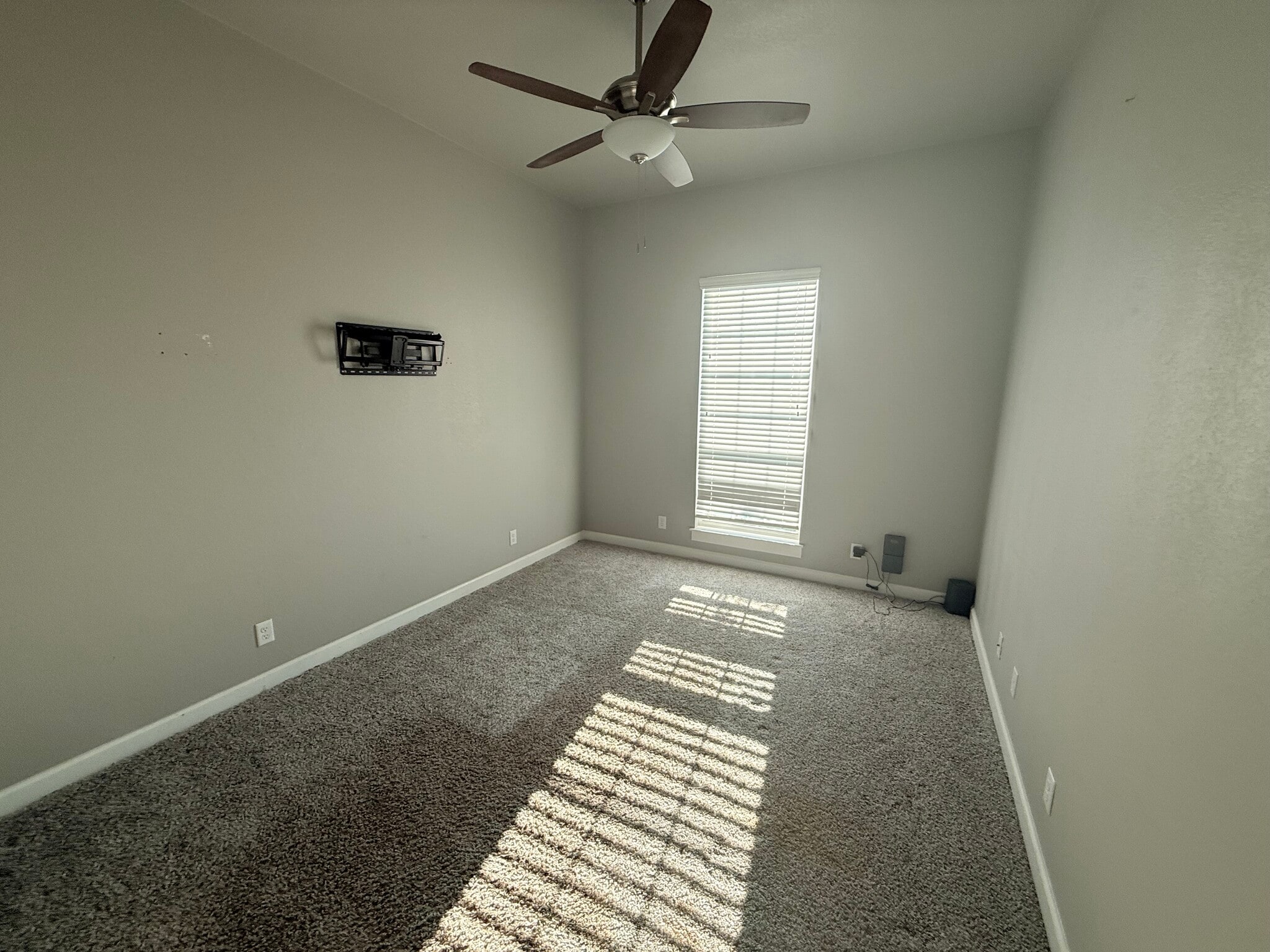 Building Photo - 2502 Meadow Lark Dr