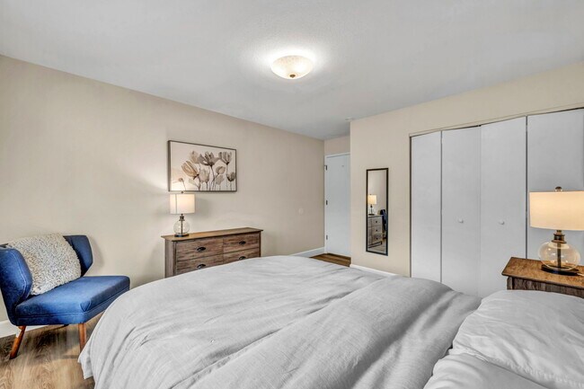 Building Photo - 1490 Foster Dr