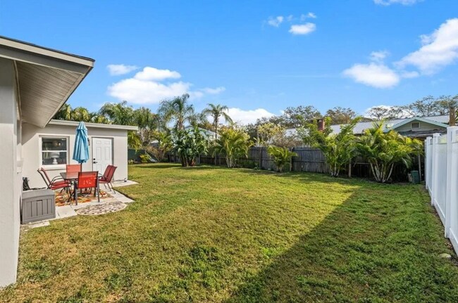 Building Photo - 11145 Bella Loma Dr