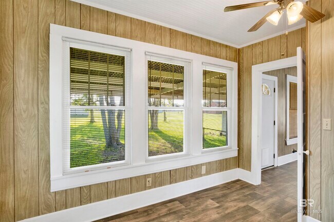 Building Photo - 109 Armstrong Ave