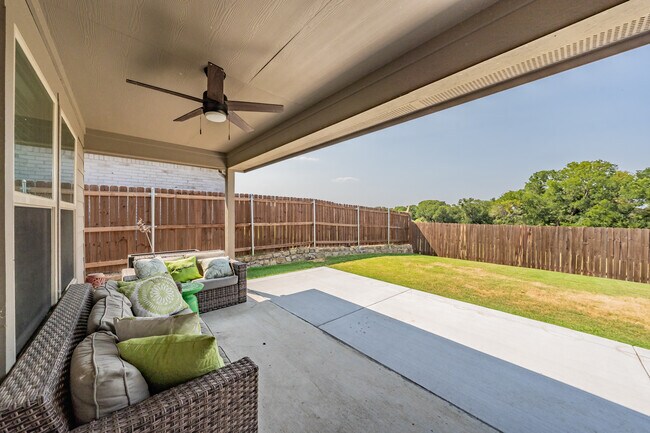 Building Photo - 1385 Dillard Creek Dr