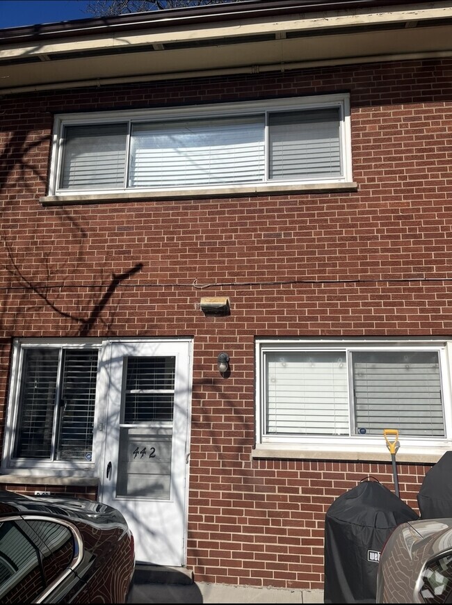 Building Photo - 442 Ridge Rd