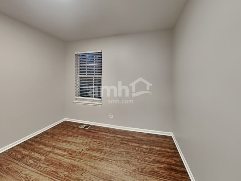 Building Photo - 205 Port Royal Cir